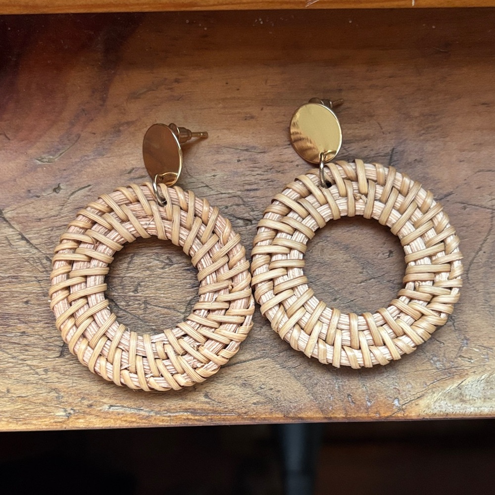 Elegant Gold Woven Hoop Earrings